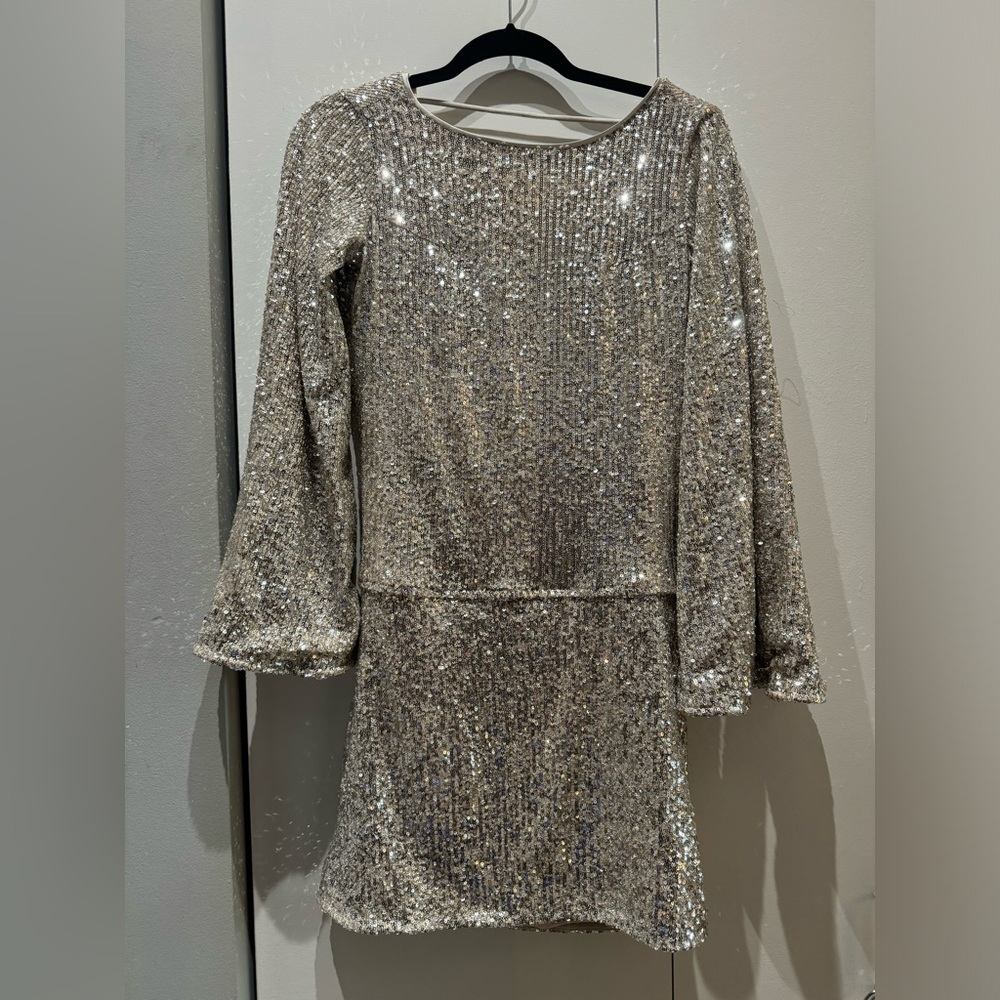 Vici Party Favor Sequin Bell Sleeve Dress Champagne - Small